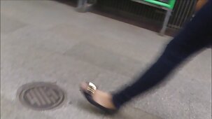 એક રુવાંટીવાળું pussy સાથે એક શ્યામા એક blowjob આપે છે અને એક વિશાળ સેકસી વીડીયો લાઈવ ટોટી પર કૂદકા.